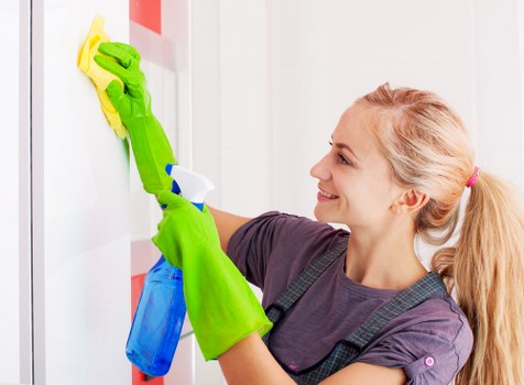 Professional hard floor cleaning service in Knightsbridge for stone and tile floors